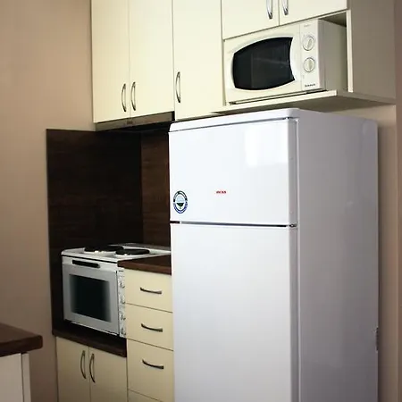Ani's Place *